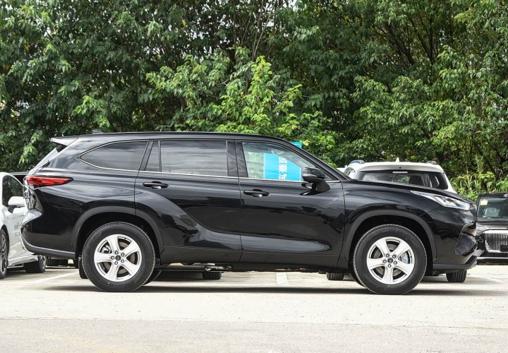 Toyota Highlander — фото 3