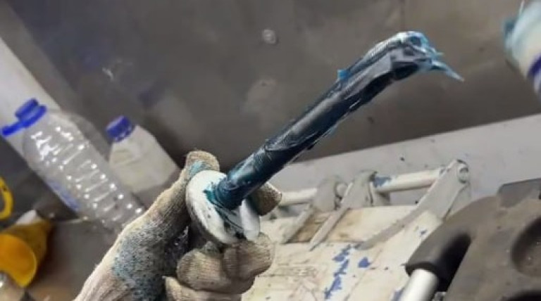 Смазка сход-развальных болтов на Toyota Land Cruiser 200