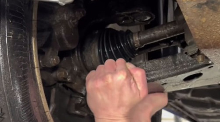 Замена шаровой опоры рычага на Toyota Highlander