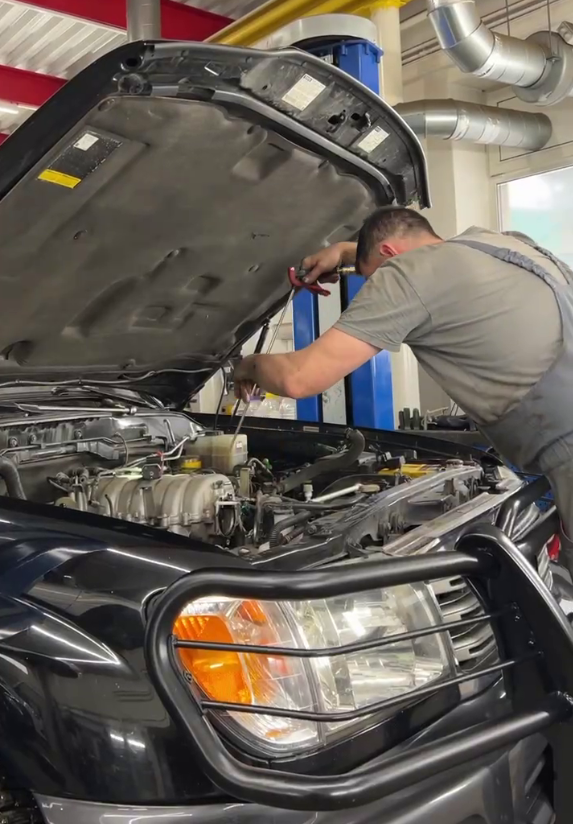 Toyota Land Cruiser 100 Замена резиновых уплотнителей форсунок Тойота Ленд Крузер 100