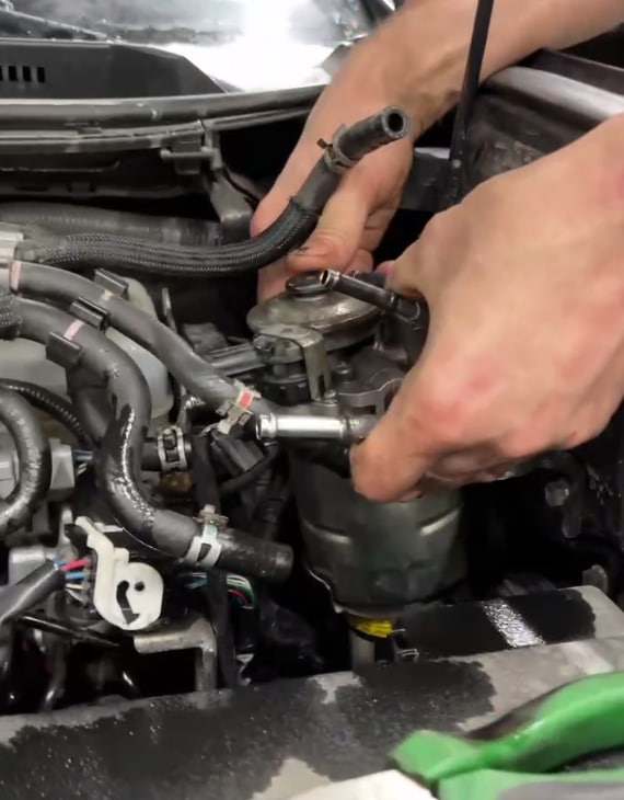 Toyota Land Cruiser Prado Замена топливного фильтра Тойота Ленд Крузер Прадо