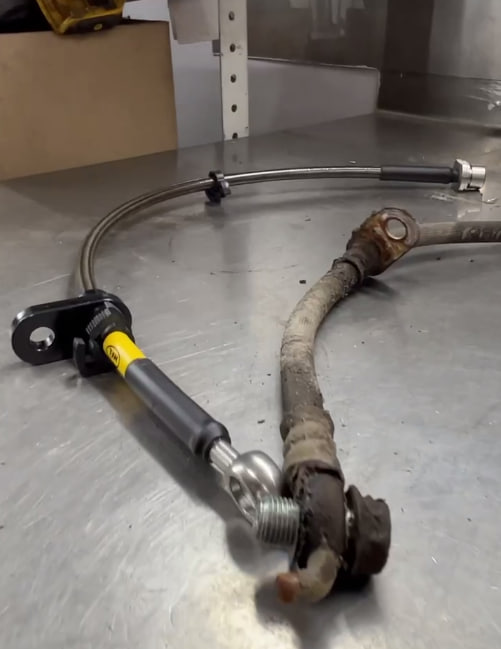 Установка армированных тормозных шлангов Лексус ЛХ 450 Lexus LX 450