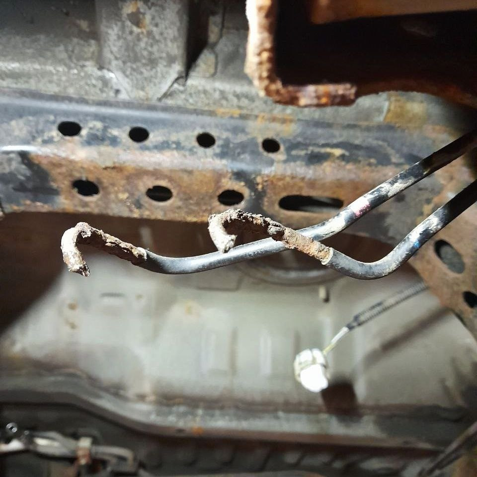 Замена тормозных трубок Тойота Ленд Крузер 200 Toyota Land Cruiser 200 тормоза трубки