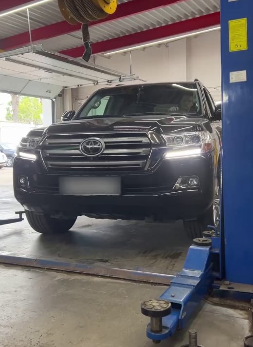 Смазка сход-развальных болтов на Toyota Land Cruiser 200 Тойота Лэнд Крузер 200