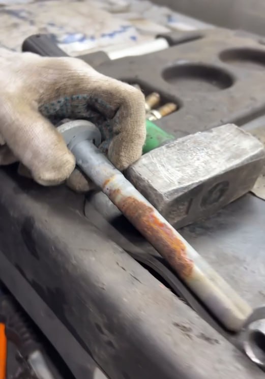 Смазка сход-развальных болтов на Toyota Land Cruiser 200 Тойота Лэнд Крузер 200